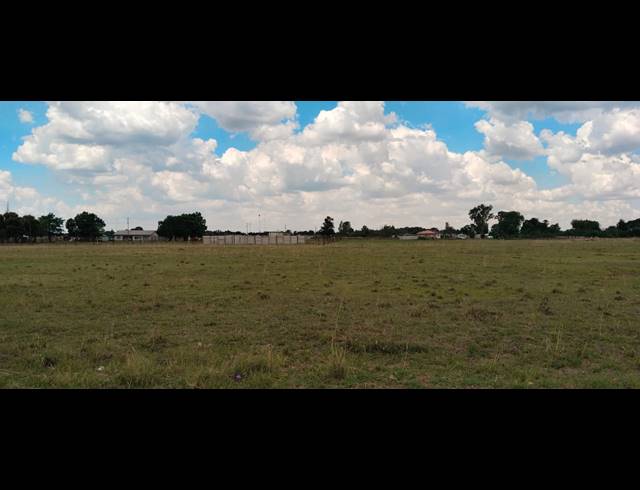 26,475M² VACANT LAND FOR SALE IN BOLTONWOLD